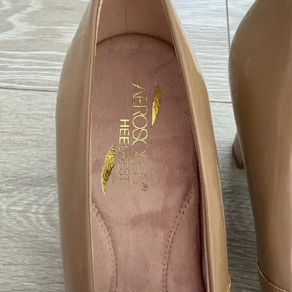 NEW Aerosoles Womens Beige Tan Patent Leather Major Role Dress Pump Heels 10.5M
